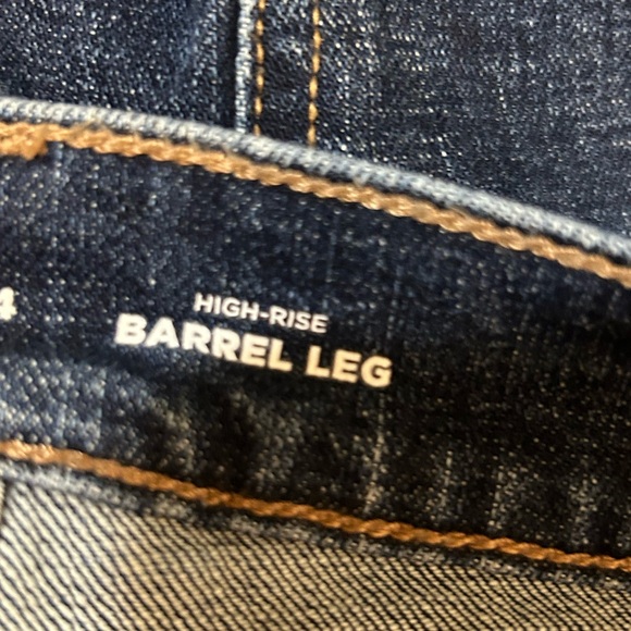 OLD NAVY BARREL LEG HIGH RISE DARK WASH SIZE 14 - Picture 4 of 5